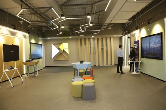 微軟云技術(shù)落地閔行！“創(chuàng)新賦能中心”將帶來(lái)改變生活的四大服務(wù)